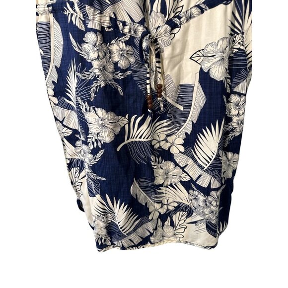 Palmwave Hawaii Floral Navy and White Mini  Dress Size M 100% Rayon NWT - Picture 2 of 7